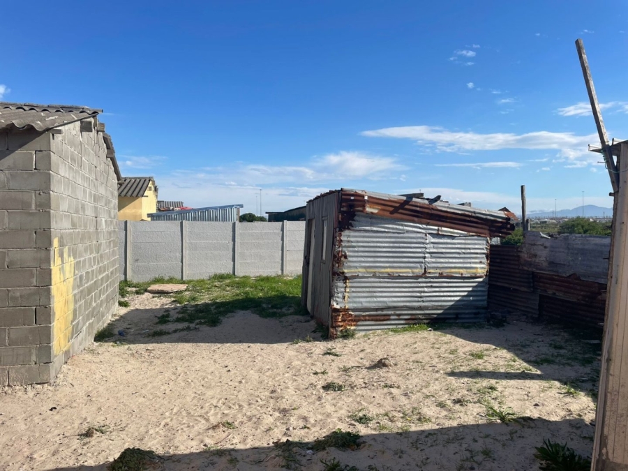 2 Bedroom Property for Sale in Umrhabulo Triangle Western Cape
